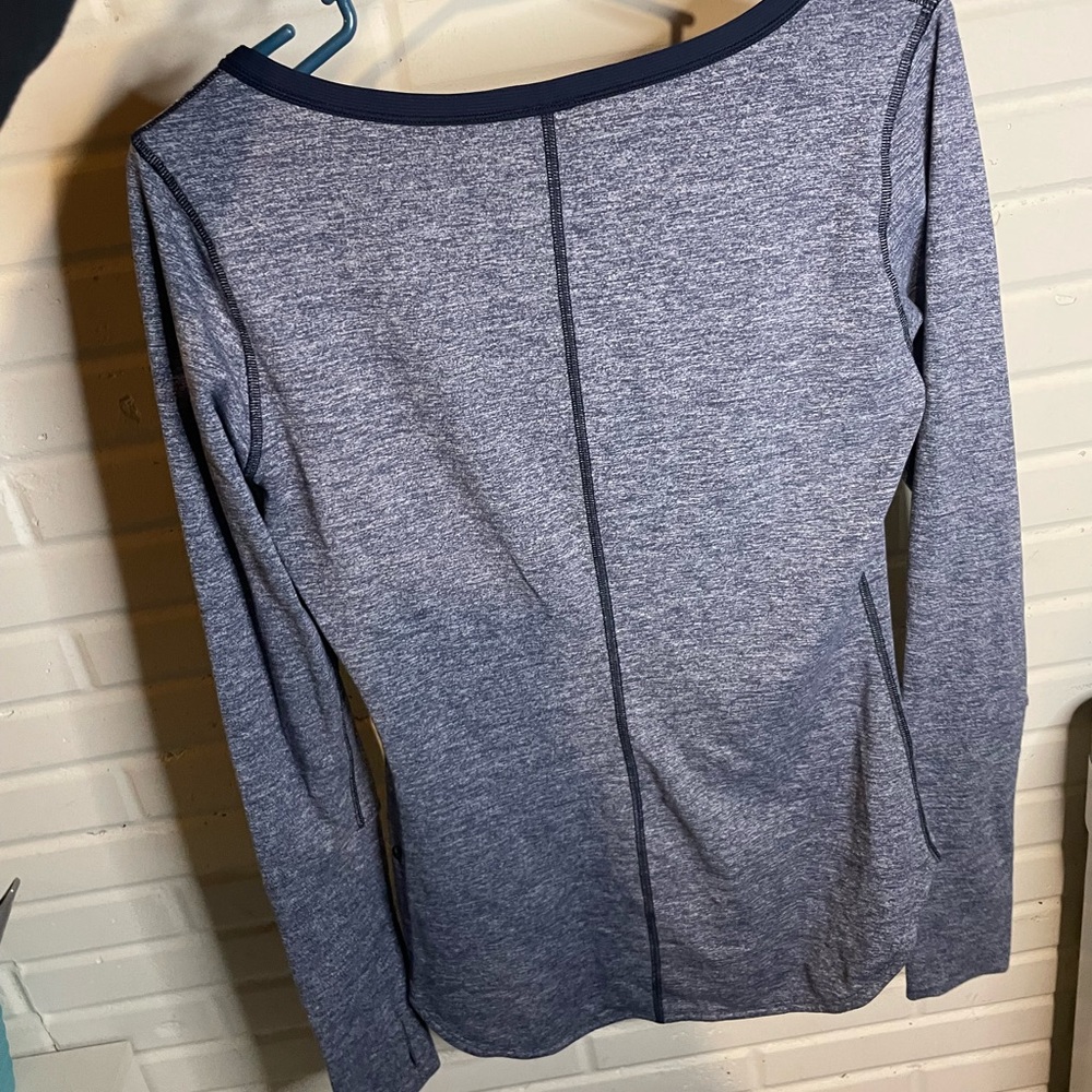 Lululemon awesoma Henley